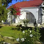 Jasmine Court Hotel & Spa קיירניה