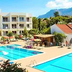 Jasmine Court Hotel & Spa 4* קיירניה