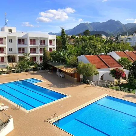 Jasmine Court Hotel & Spa 4* קיירניה
