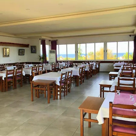 Mavi Konak Deluxe Rooms & Suits 3* Kerínia