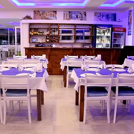 Rose Gardens Boutique & Pool & Restaurant Penzion Kyrenia (Northern Cyprus)