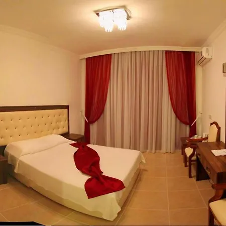 מלון Jasmine Court Hotel & Spa קיירניה