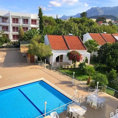 Jasmine Court Hotel & Spa מלון 4*