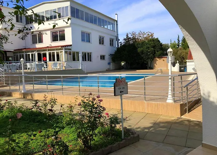 Pensjonat Mavi Konak Deluxe Rooms & Suits Kirenia