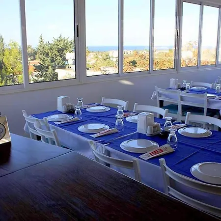 Rose Gardens Boutique & Pool & Restaurant 3*